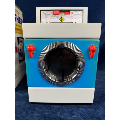 339 - A vintage Casdon toy washer/ washing machine, item No. 155, made in England, in original presentatio... 