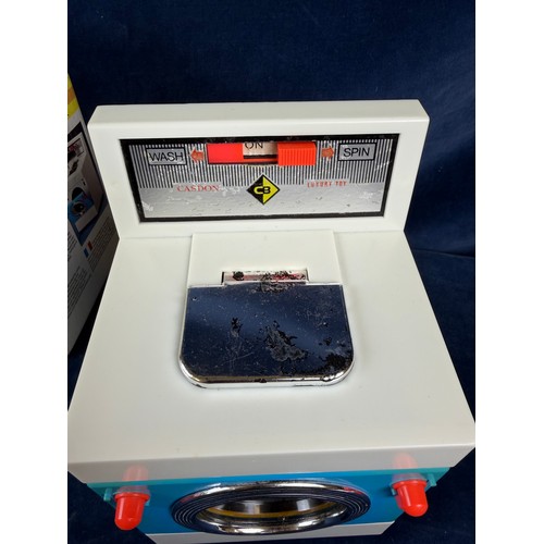 339 - A vintage Casdon toy washer/ washing machine, item No. 155, made in England, in original presentatio... 