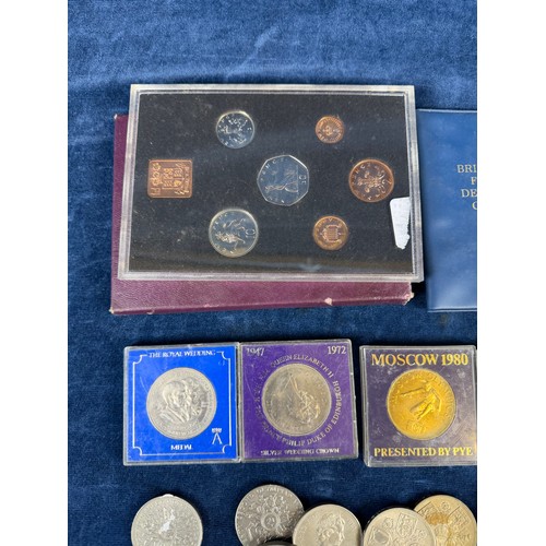 202 - A collection of coins being,  six crowns, 2 being Silver Wedding for H. M. Queen Elizabeth and H. R.... 
