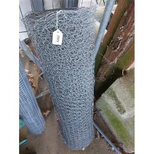 6262 - A roll of galvanised wire.