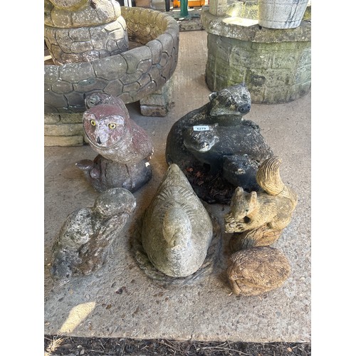 6279 - Six concrete garden ornaments of various animals.