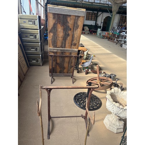 6386 - A vintage trestle table on vintage cast iron trestles. The top measures 182cm long x 72cm wide. The ... 