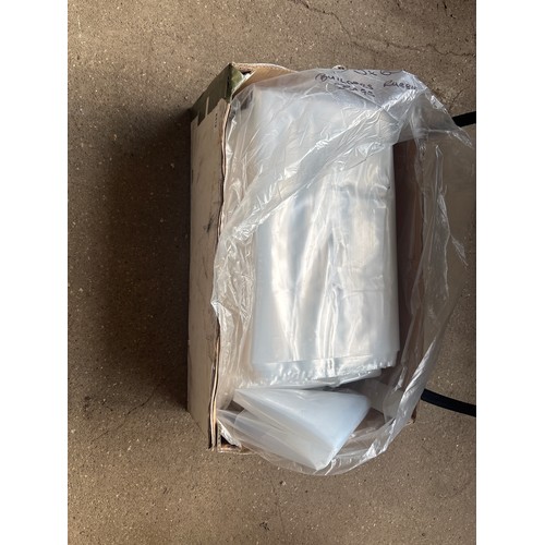 6418 - A box of 60 heavy duty plastic bags.