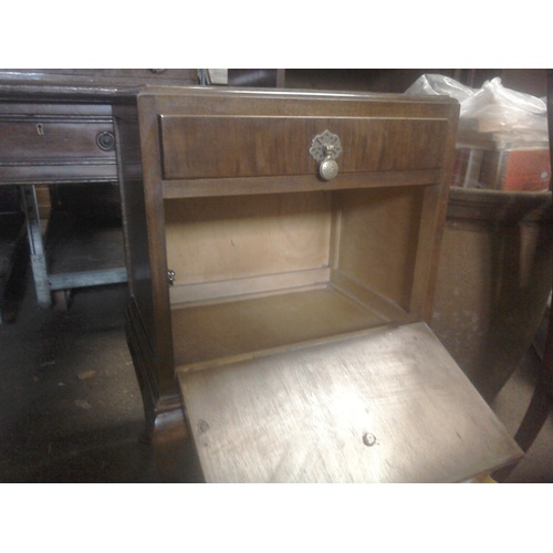 276 - A 1940/50s Utility (marked on back) mahogany pot cupboard with drawer over, drop handle