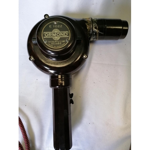 318 - A 1930s brown bakelite hairdryer in original wooden box, model Ormond E1022