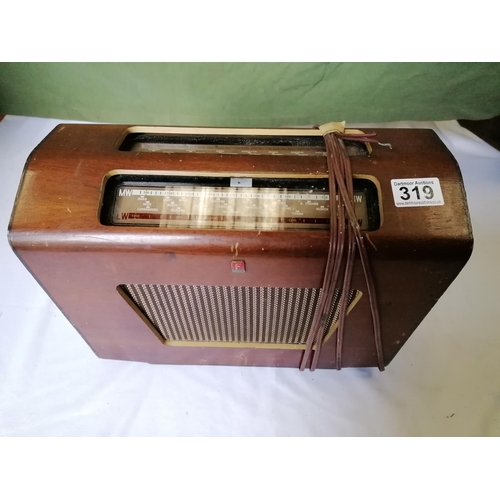 319 - A vintage radio