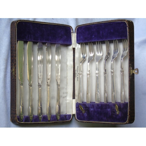 341 - Five silver plated fish knives and six forks in original Walker and Hall case