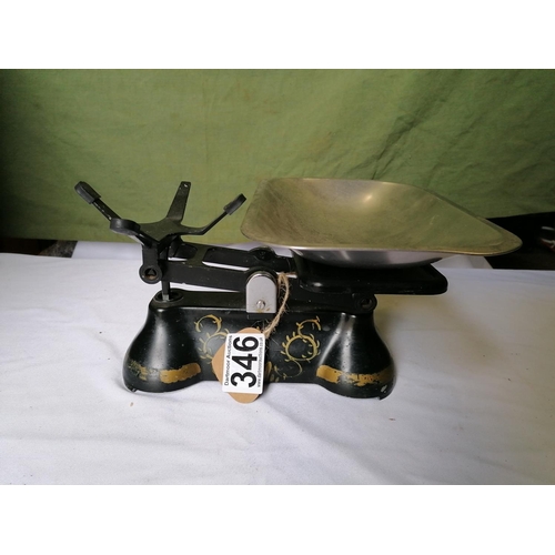 346 - Vintage kitchen scales