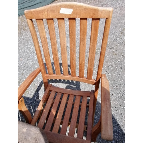 21 - An Alexander Rose round hardwood outdoor table and six chairs in very good condition