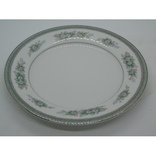 90 - Japanese Noritake 5504 Bristol Pattern dinner service, a very large quantity, backstamped