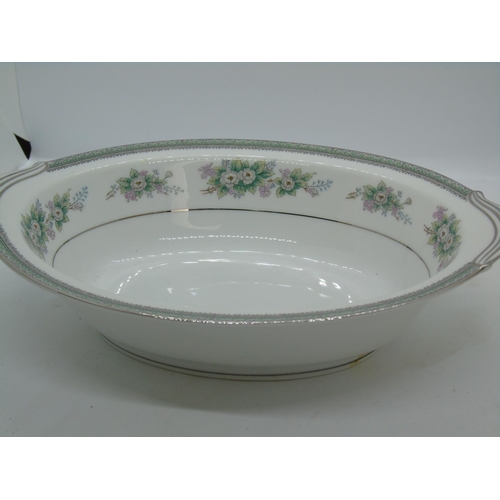 90 - Japanese Noritake 5504 Bristol Pattern dinner service, a very large quantity, backstamped