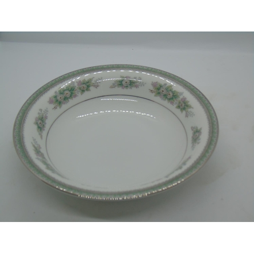 90 - Japanese Noritake 5504 Bristol Pattern dinner service, a very large quantity, backstamped