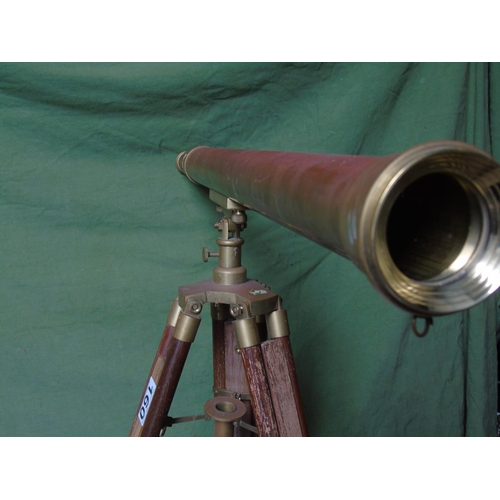 229 - A brass extending telescope and tripod stand, previously owned by the artist Robert LENKIEWICZ. It w... 