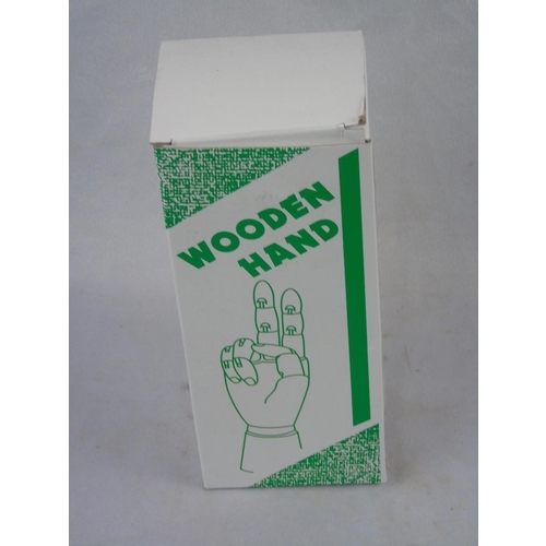 255 - A wooden adjustable artist hand