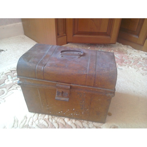 337 - A miscellany of vintage items including a small metal trunk, cash/deeds tin, a letter rack, a compas... 