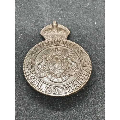 372 - A vintage Metropolitan Special Constabulary cap badge in vgc and a London Rifle Brigade badge (South... 