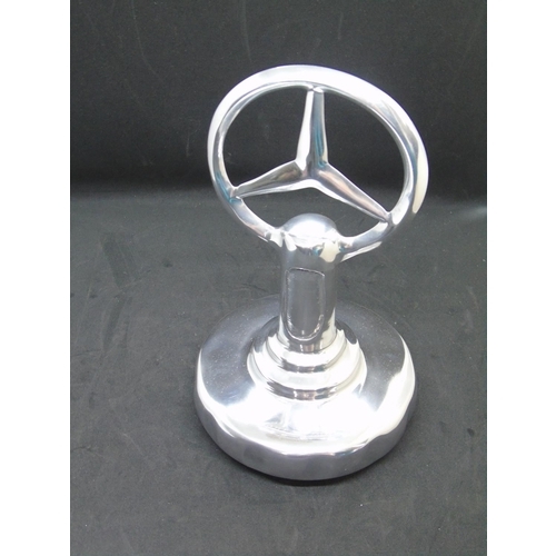 578 - An alloy Mercedes desk ornament