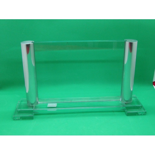 330 - A picture frame in Art Deco style, width approx 22cm, double layer slide-in glass plates