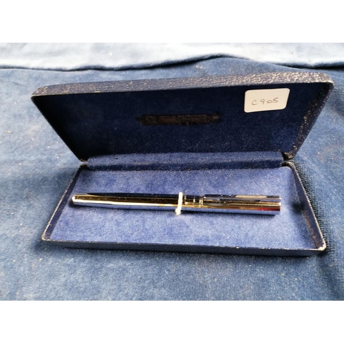48 - A Waterman fountain pen contained in a box