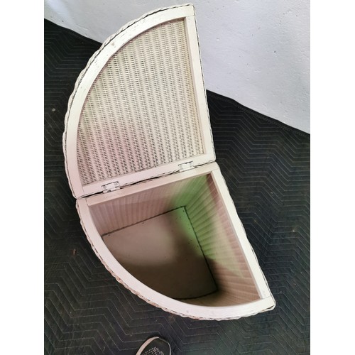 306 - Lloyd Loom Laundry Basket
20x14x14