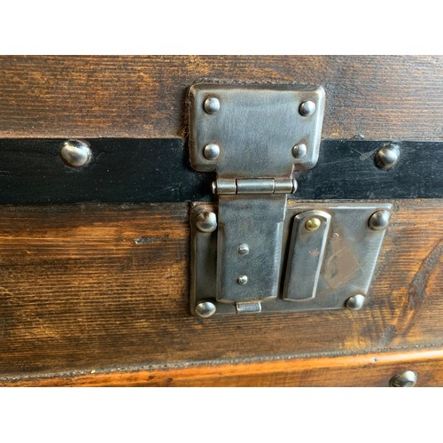 372 - A magnificent steamer cabin trunk that has been fully restored by the UK's leading trunk restorer. F... 