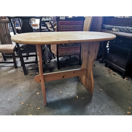 376 - Oval Pine Kitchen Table