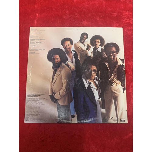 609 - Commodores - Natural High - 1978 - Motown Record Corporation