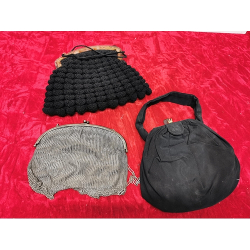 124 - Selection of 3 vintage handbags.