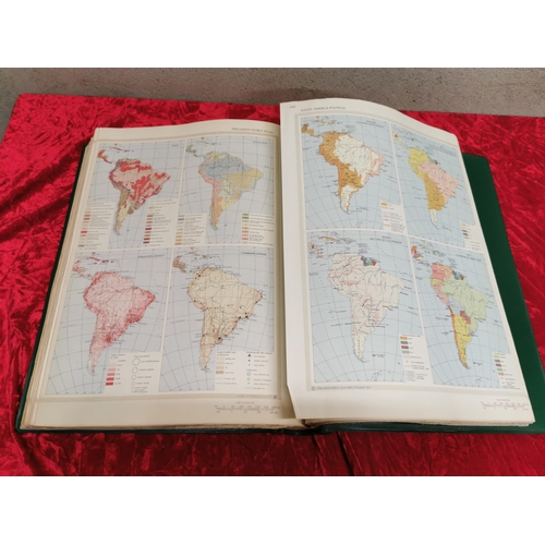 386 - Pergamon World Atlas