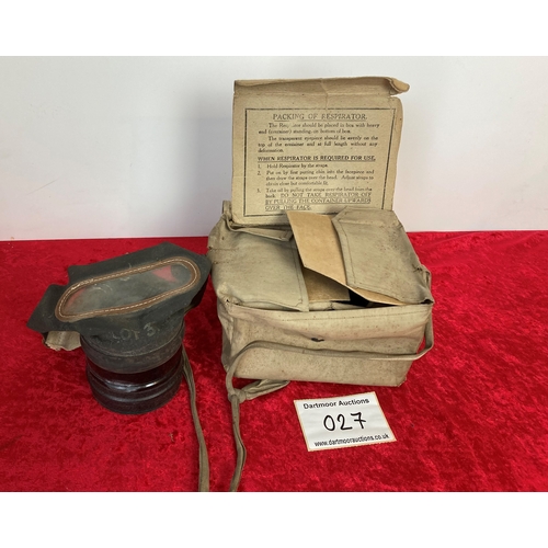 27 - Wartime Gasmask/Respirator, including case and instructions (size: Small)