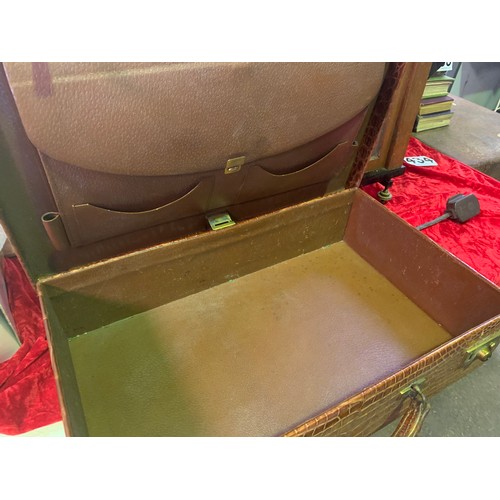 195 - Snakeskin briefcase marked E.S. from Asprey in London. In very good order. Dimensions as follows:
Le... 