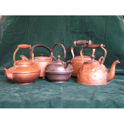 280 - Collection of copper kettles, beautiful age and patina.