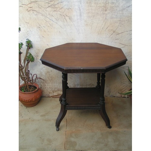 288 - Good quality table. Lovely Edwardian style, in good condition.