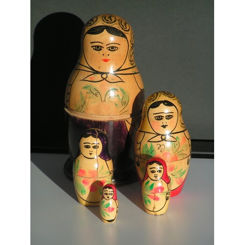 293 - Vintage set of Russian Dolls