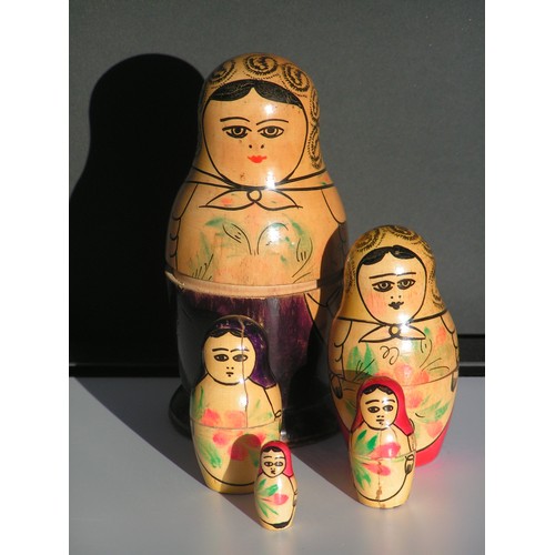 293 - Vintage set of Russian Dolls