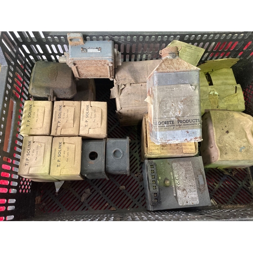 336 - Quantity of vintage electrical equipment, some in original boxes