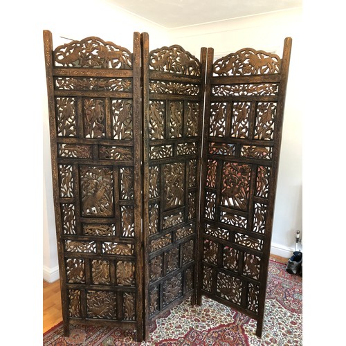 444 - Tri-fold carved wooden screen - 6ft tall and each panel is 20