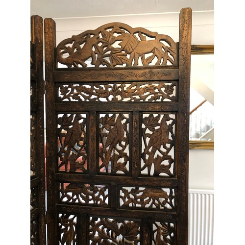 444 - Tri-fold carved wooden screen - 6ft tall and each panel is 20