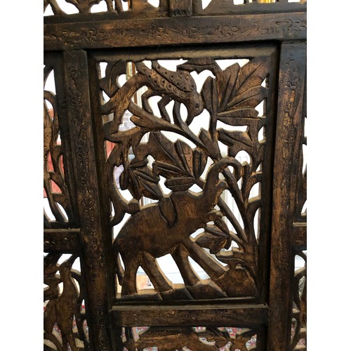 444 - Tri-fold carved wooden screen - 6ft tall and each panel is 20