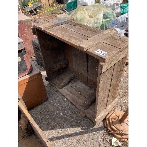 453 - Large heavy wooden crate, possibly ex-engineering mold casing. Perfect as a garden planter - approx ... 