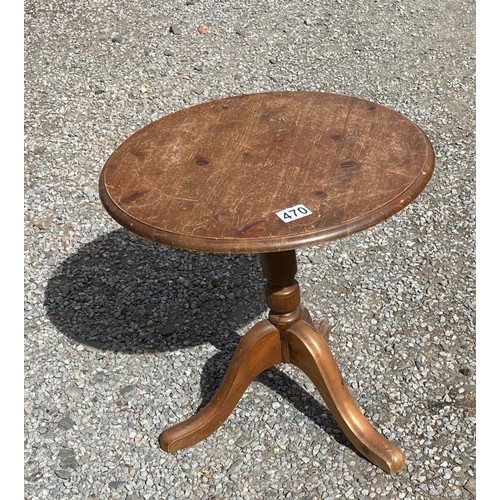 470 - Round tapped wooden table - 61cm talll