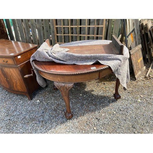 480 - Dining table with extra leaf on ball claw feet on casters