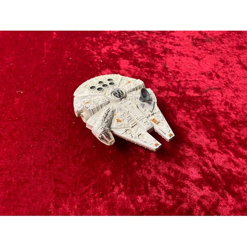 110 - Small Kenner 1979 Star Wars Millenium Falcon, measures approx 14.5cm x 10.5cm