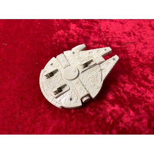 110 - Small Kenner 1979 Star Wars Millenium Falcon, measures approx 14.5cm x 10.5cm