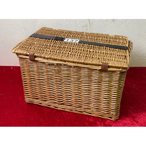 137 - Large wicker basker, measures approx 52cm x 35cm x 30cm