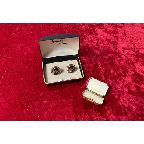 149 - Stratton Laughing Cavaliar boxed cufflinks and Stratton pill box