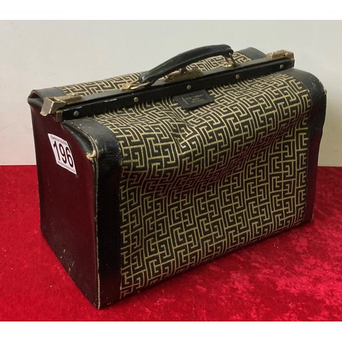 196 - French doctor's style luggage bag by Pierre Balmain, Paris. Measures approx 43cm x 23cm x 28cm