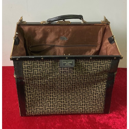 196 - French doctor's style luggage bag by Pierre Balmain, Paris. Measures approx 43cm x 23cm x 28cm