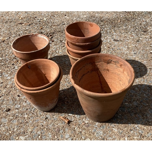 24 - Quantity of small terracotta plant pots