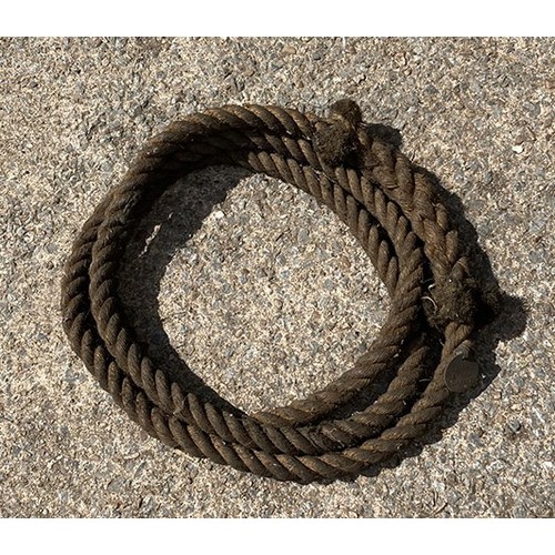 41 - Length of thick heavy duty rope with brass disc marked 'EC7481 3 1/4